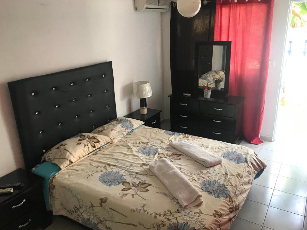Hotel Restaurante Thomas Boca Chica Dış mekan fotoğraf